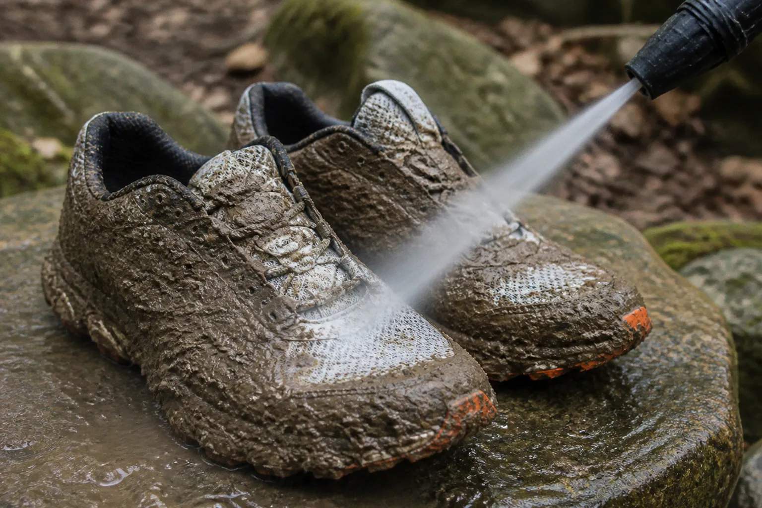 Chaussures de running boueuses : le nettoyage express